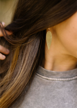 Load image into Gallery viewer, Petal Earrings