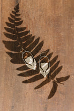 Load image into Gallery viewer, Petal Chalice Earrings