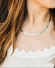 Load image into Gallery viewer, Silver Sindy Necklace