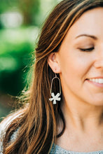 Load image into Gallery viewer, Winter Eden Earrings