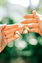 Load image into Gallery viewer, Golden Tulip Earrings