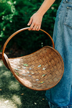 Load image into Gallery viewer, Marigold Tulip Earrings